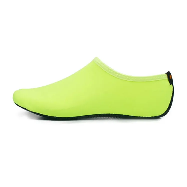 3mm Non-slip Rubber Embossing Texture Sole Solid Color Diving Shoes and Socks, One Pair, Size:S (Fluorescent Green)