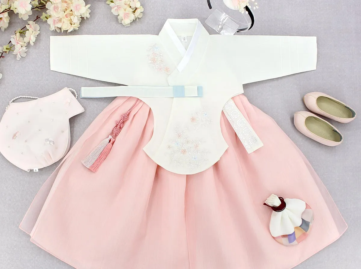 Lovely Hanbok Girl in Ivory