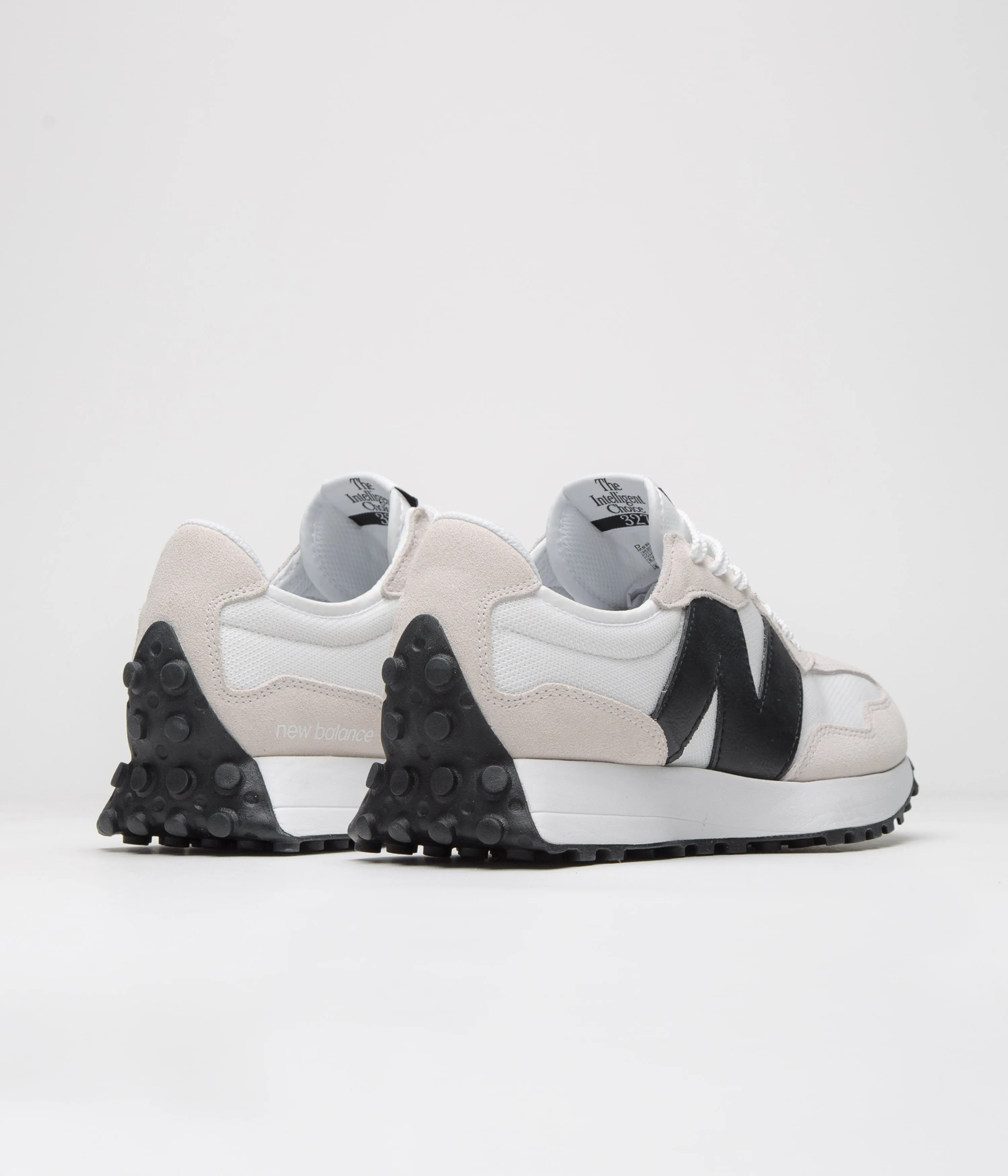 New Balance 327 Shoes - White / Black