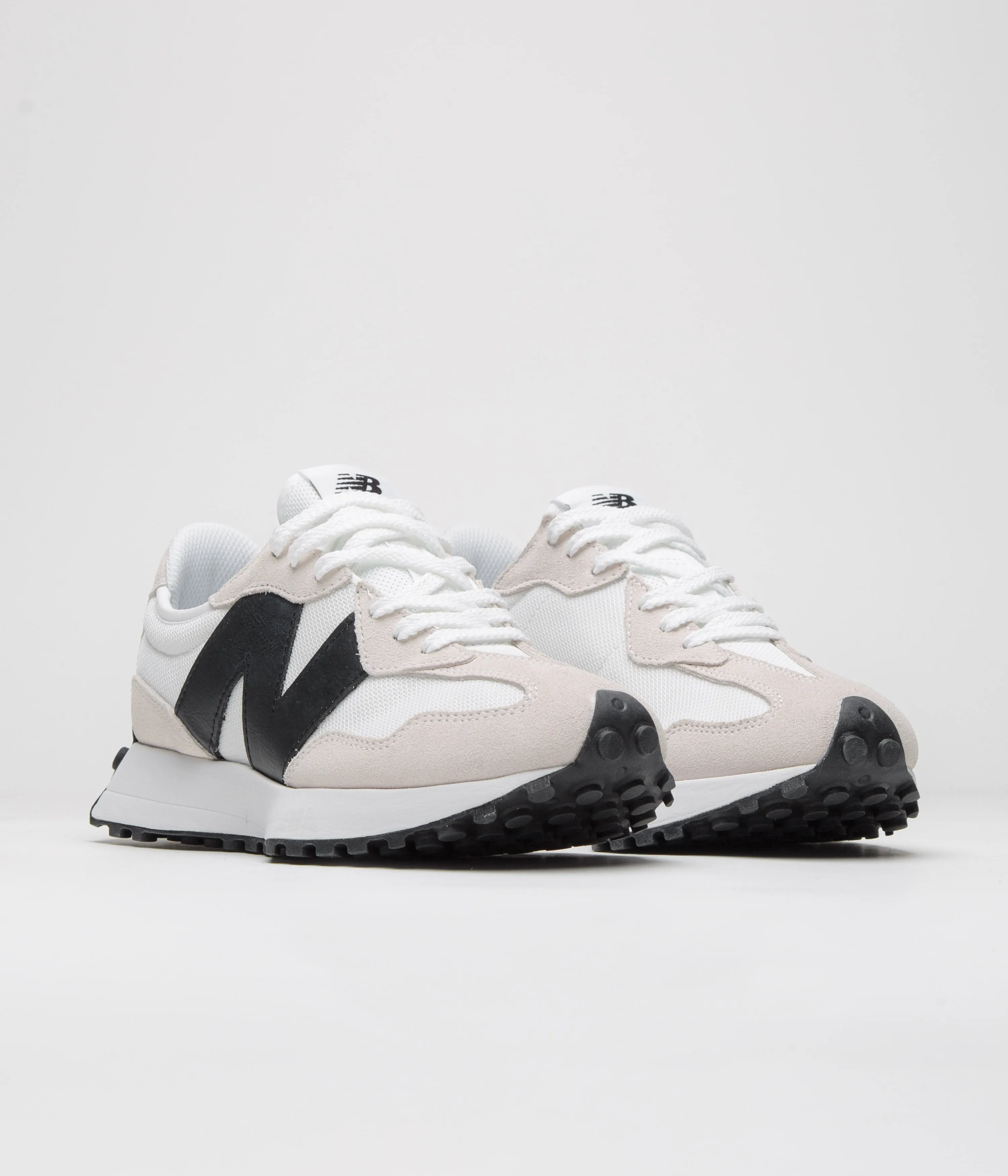 New Balance 327 Shoes - White / Black