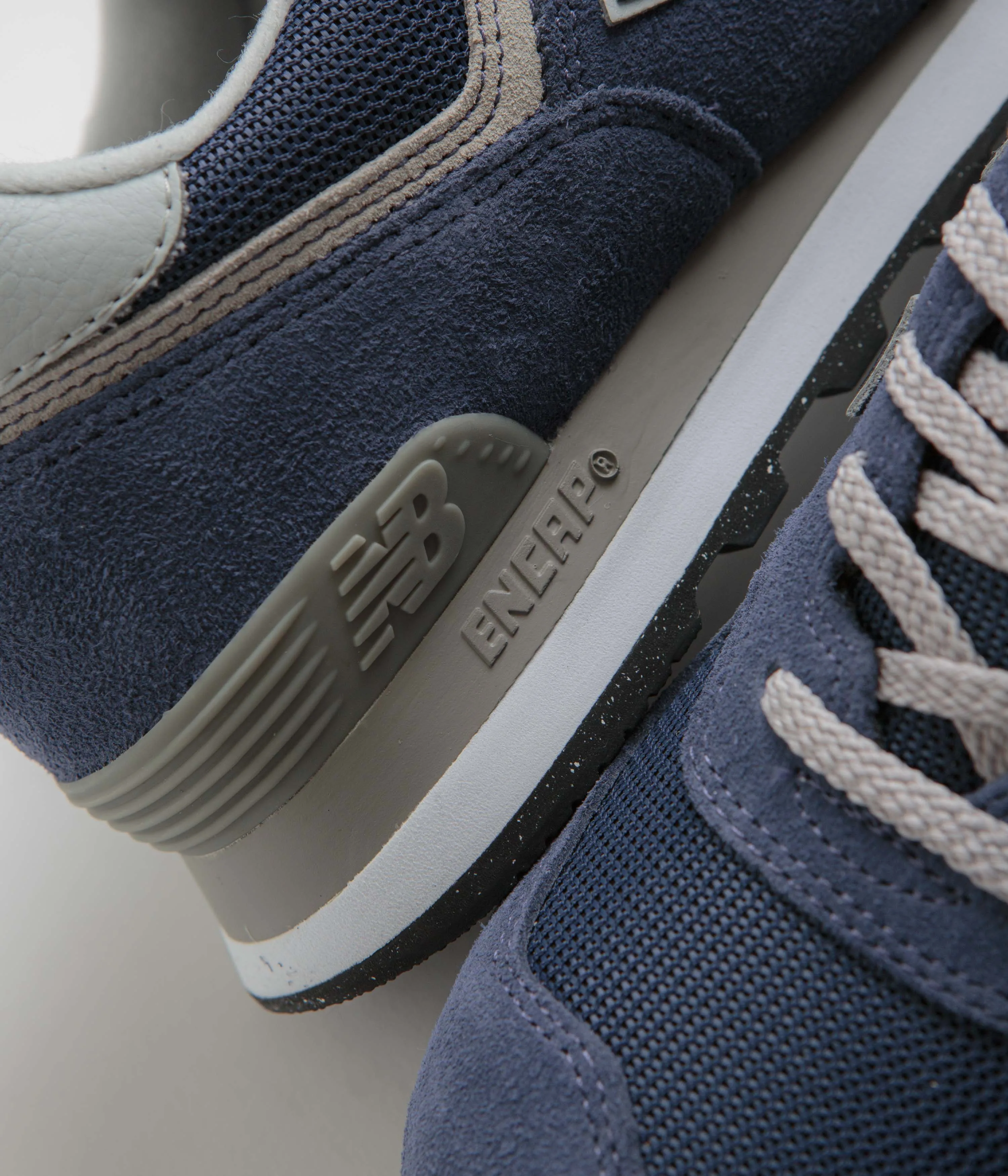 New Balance 574 Shoes - Navy / White