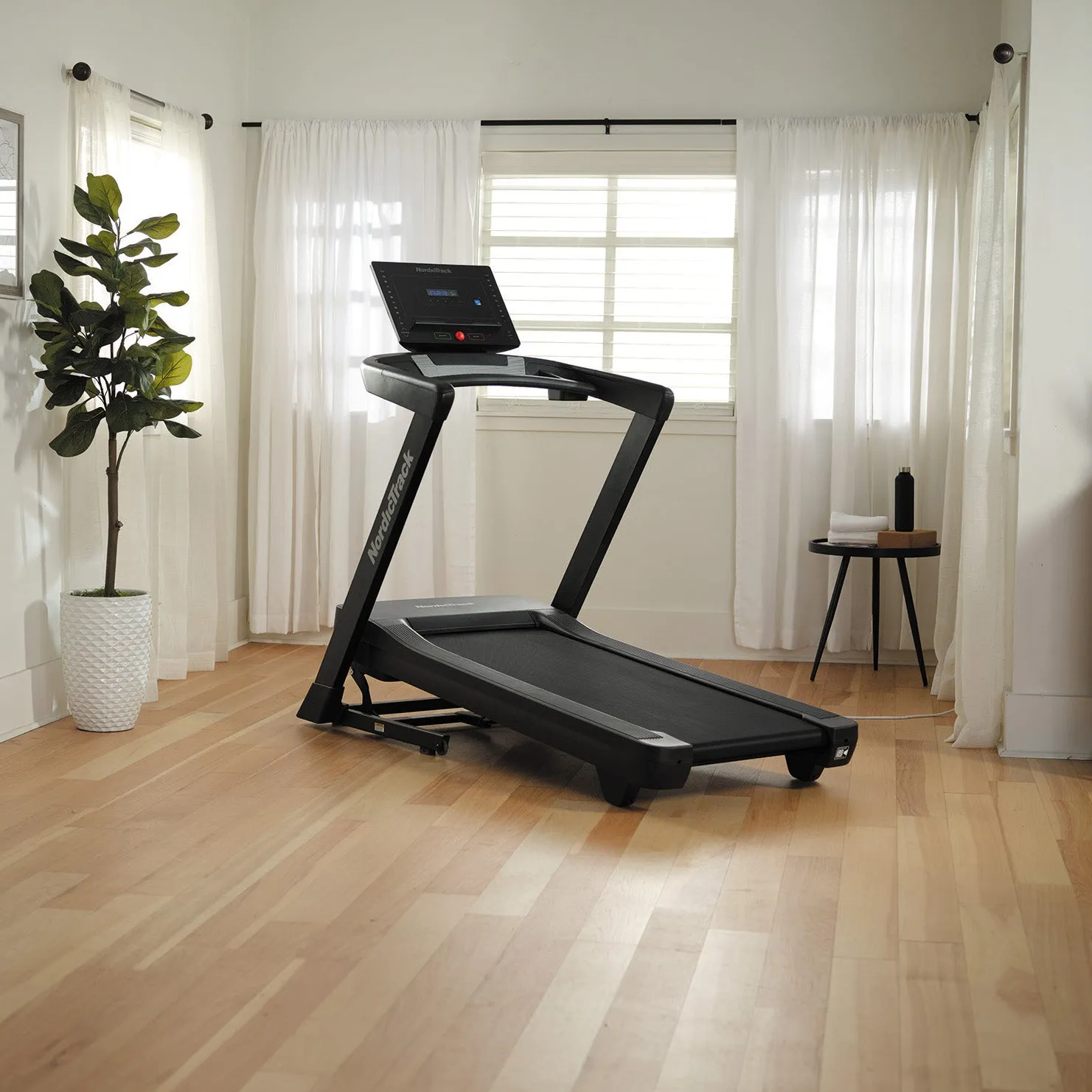 NEW NordicTrack EXP 5i Treadmill