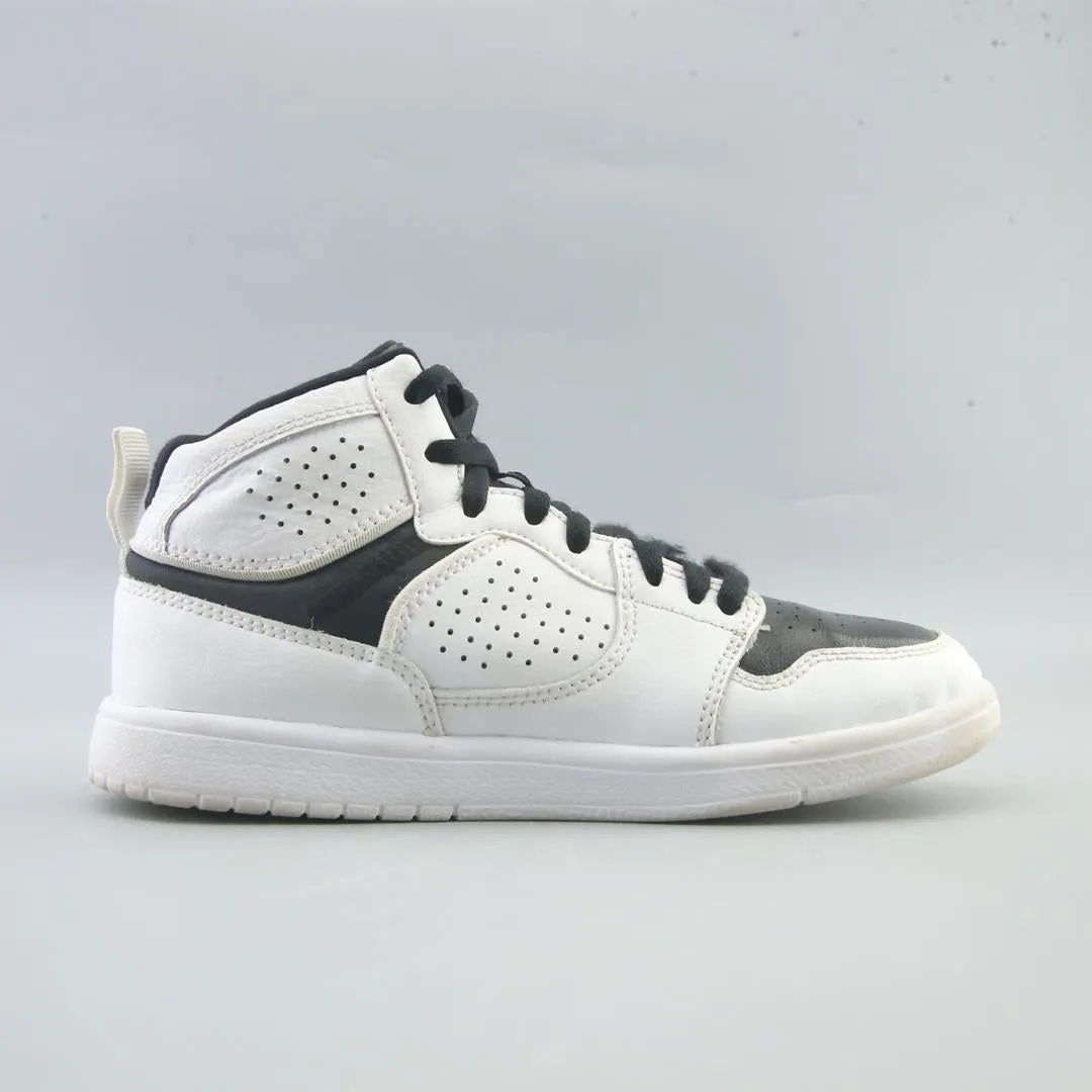 NIKE  AIR JORDAN ACCESS