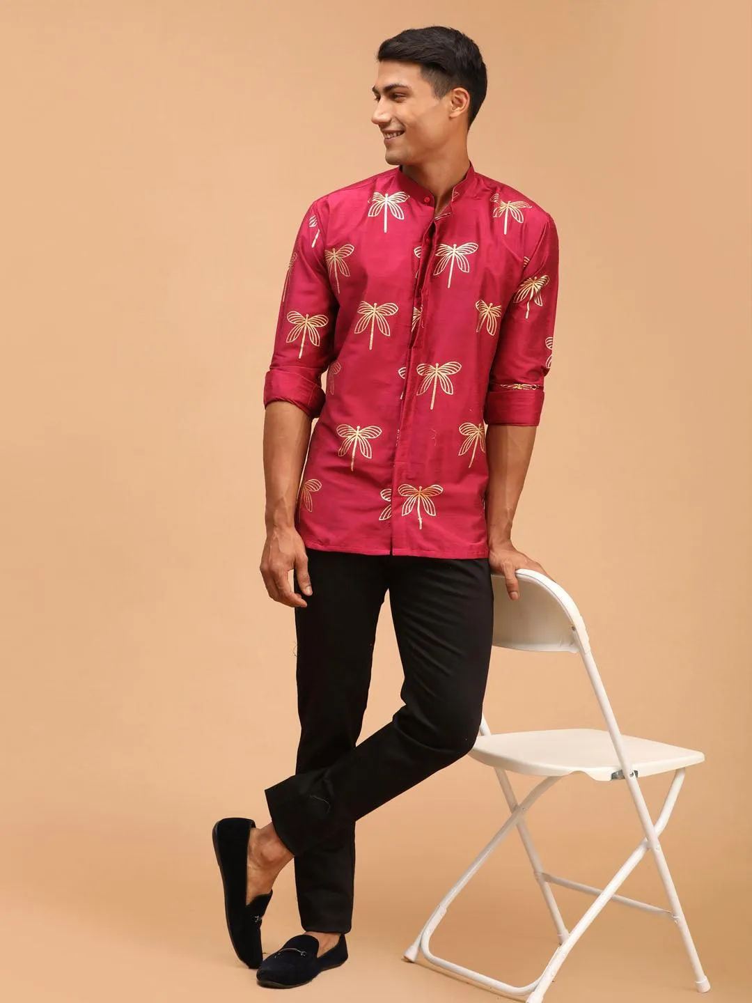 VASTRAMAY Men's Fuchsia Foil Print Shirt