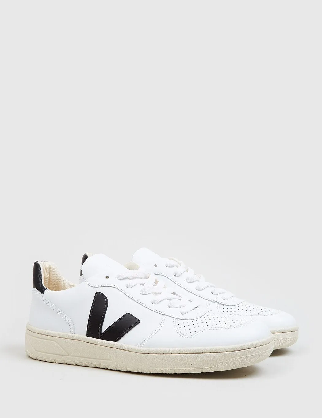 Veja V-10 Trainers - Leather White/Black